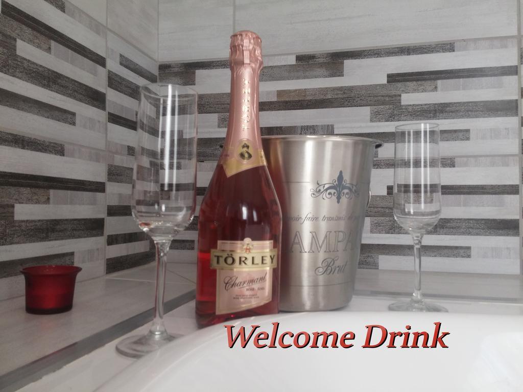 Velnoek Luxus Apartman Makó Екстериор снимка